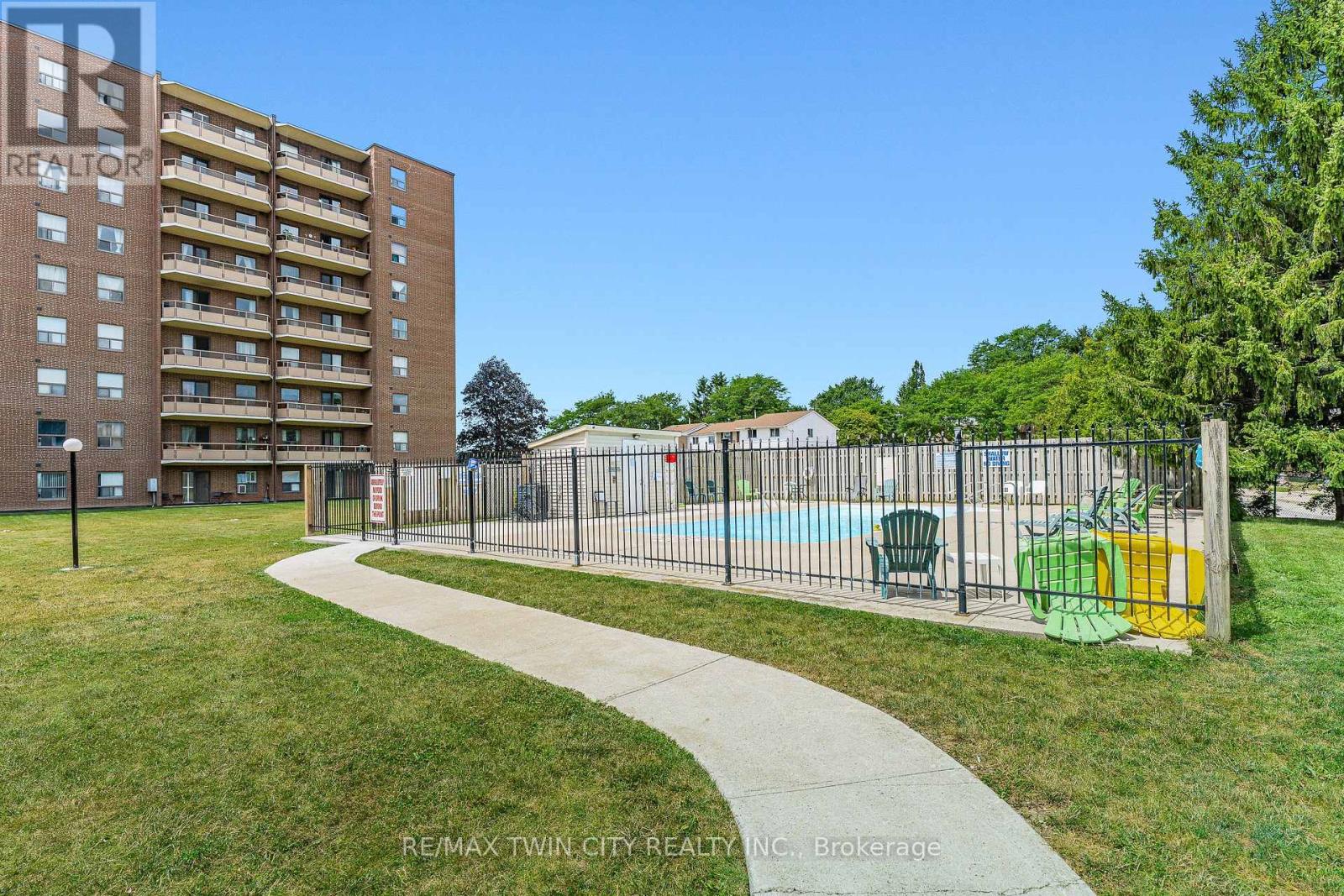 605 - 1100 Courtland Avenue E, Kitchener, Ontario  N2C 2H9 - Photo 28 - X12960798