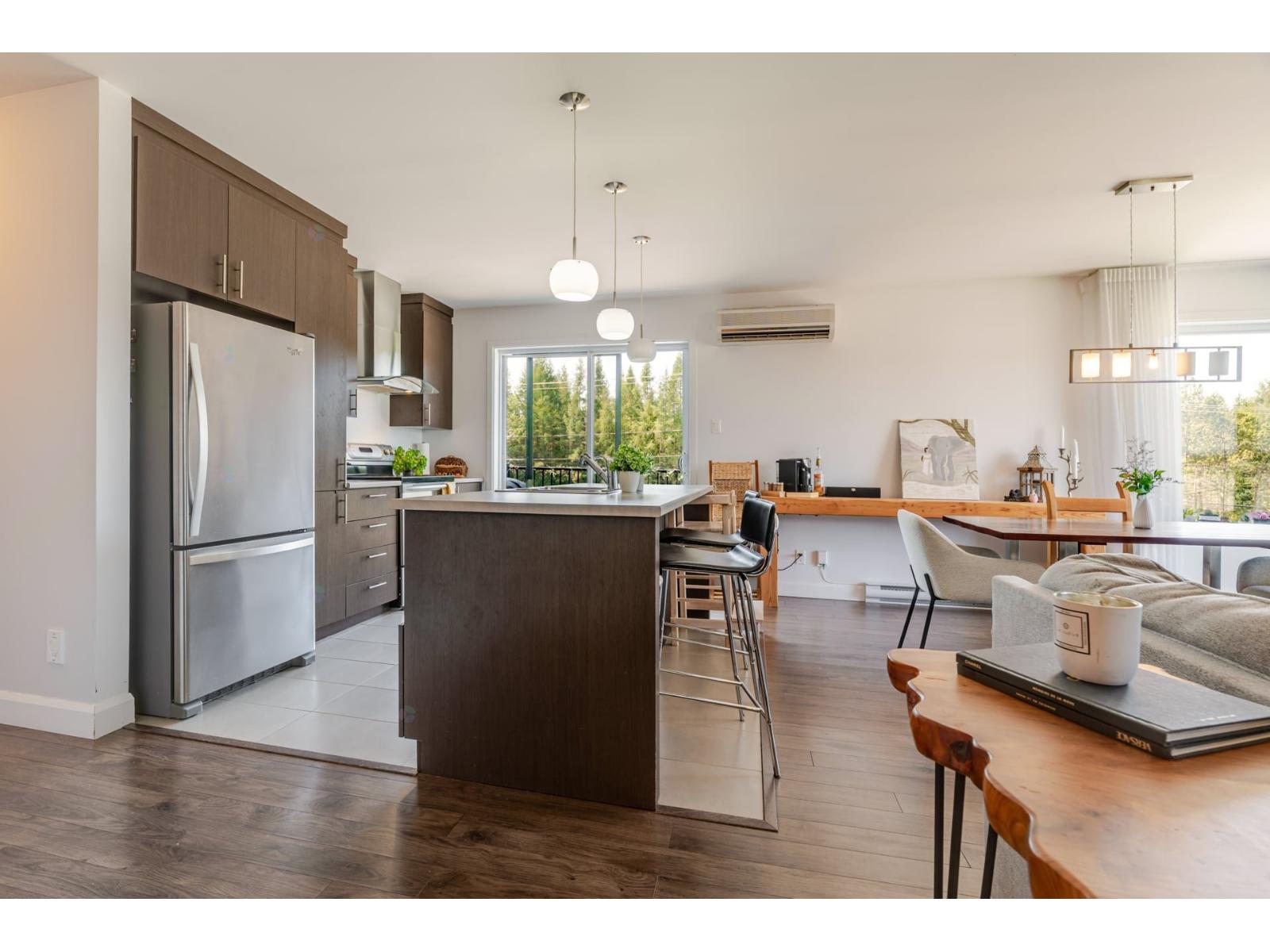 1460 Rue du Bassin|#301 Thetford Mines Quebec Canada G6G0E8 5