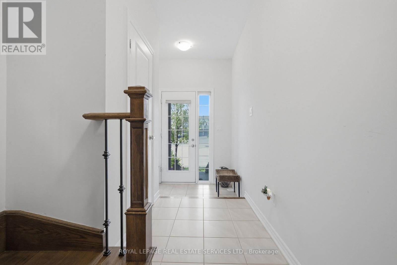 58 Borers Creek Circle, Hamilton, Ontario  L8B 1W3 - Photo 2 - X13658440