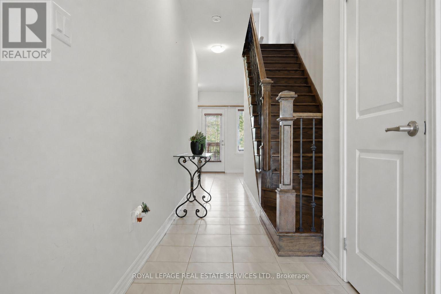 58 Borers Creek Circle, Hamilton, Ontario  L8B 1W3 - Photo 3 - X13658440