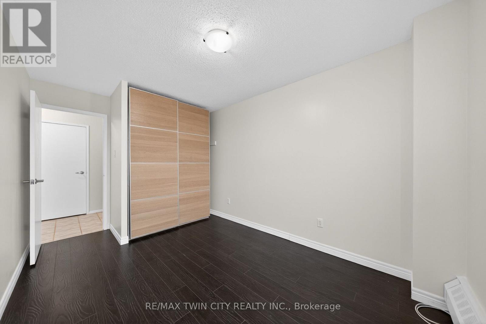 605 - 1100 Courtland Avenue E, Kitchener, Ontario  N2C 2H9 - Photo 21 - X12960798