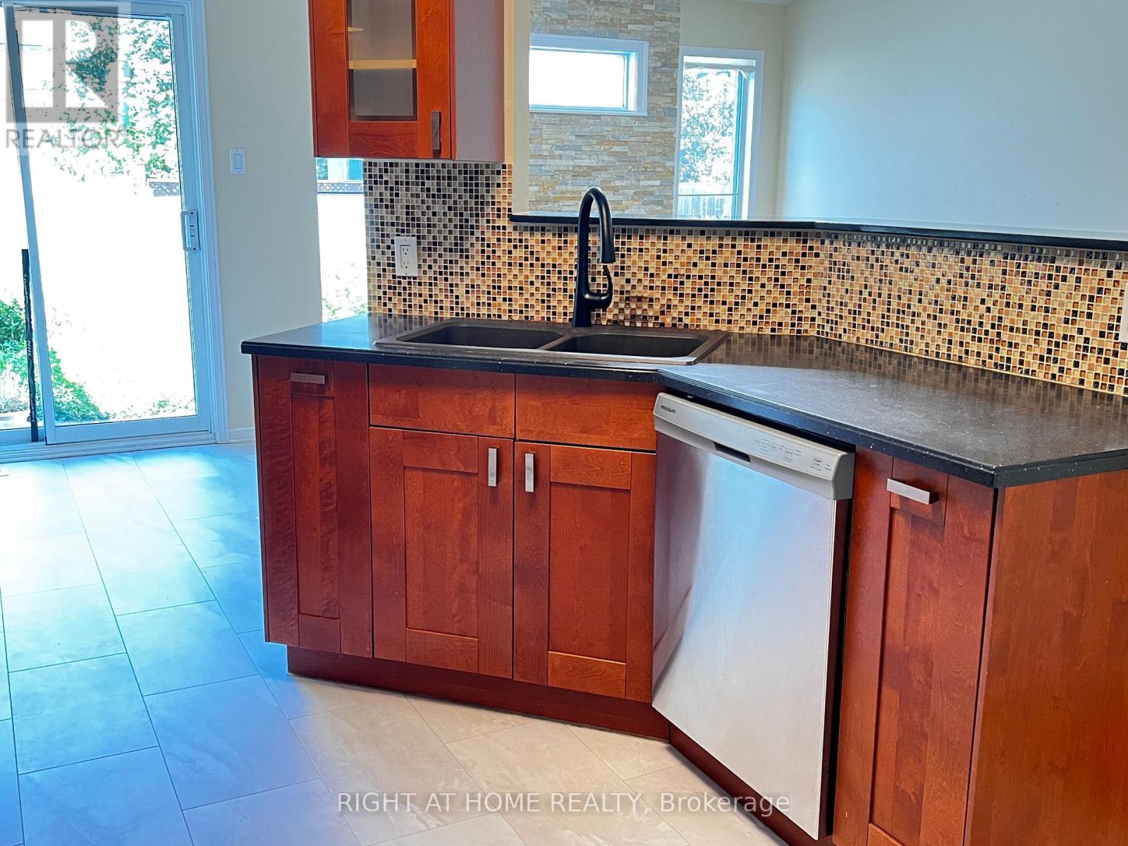 1741 Jobin Crescent, Ottawa, Ontario  K1J 1C4 - Photo 10 - X13625698