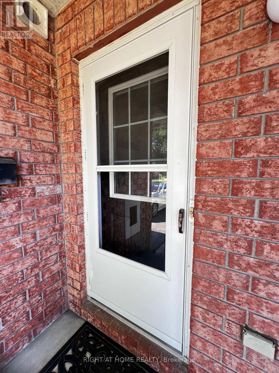 1741 Jobin Crescent, Ottawa, Ontario  K1J 1C4 - Photo 2 - X13625698