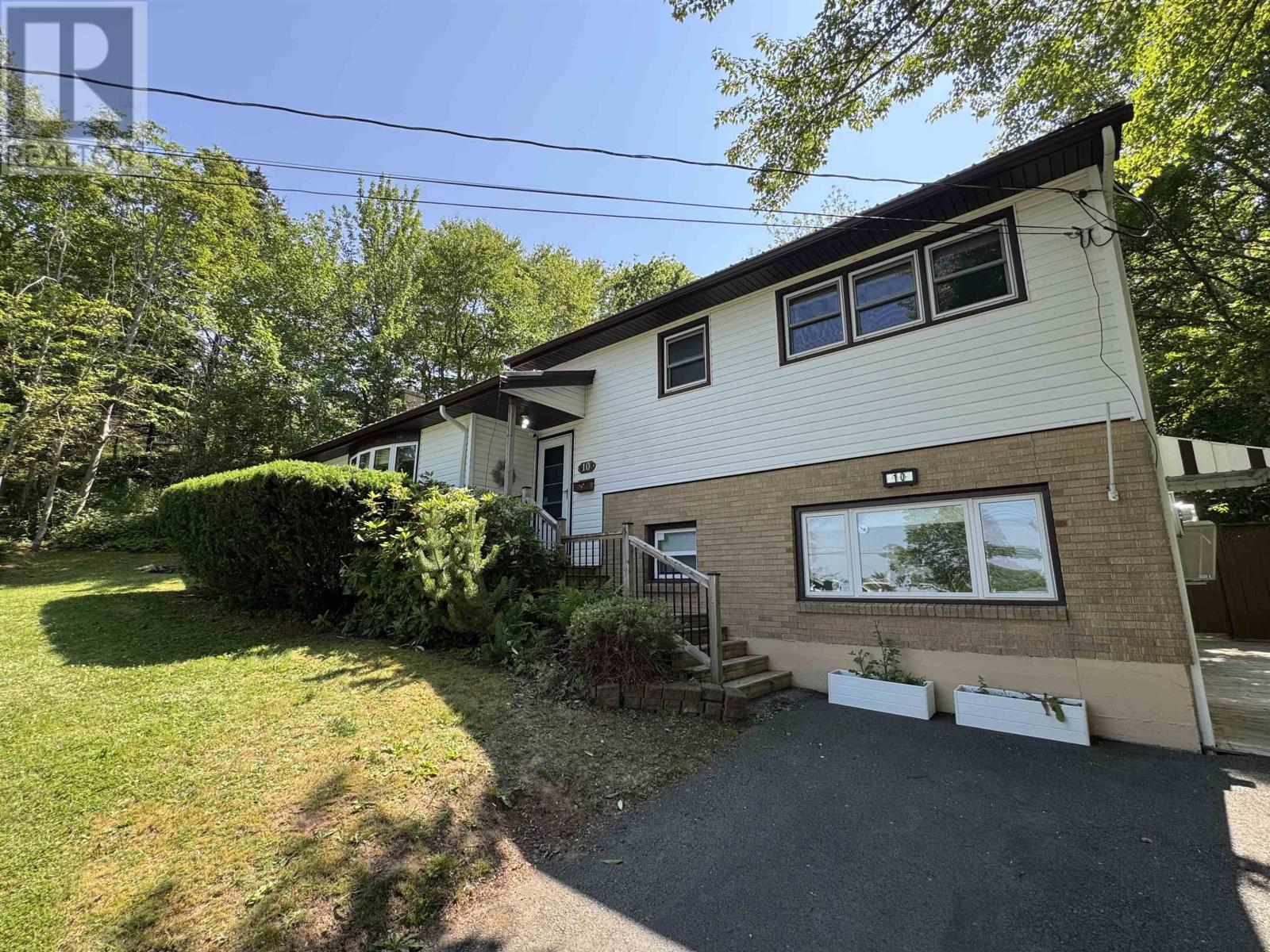 10 Plymouth Street, Halifax, Nova Scotia  B3M 2S2 - Photo 2 - 202615641
