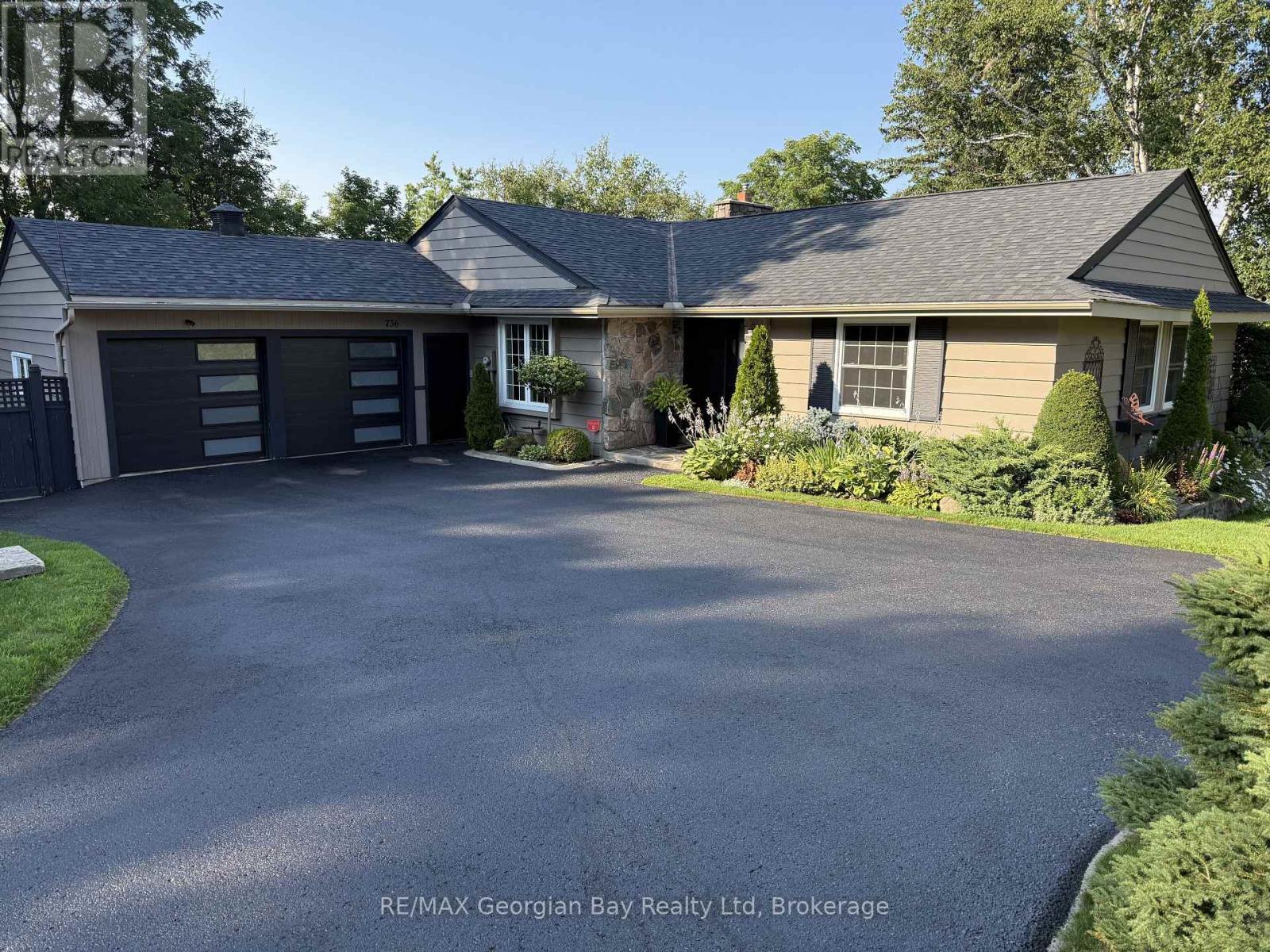 736 VICTORIA STREET, Midland, Ontario