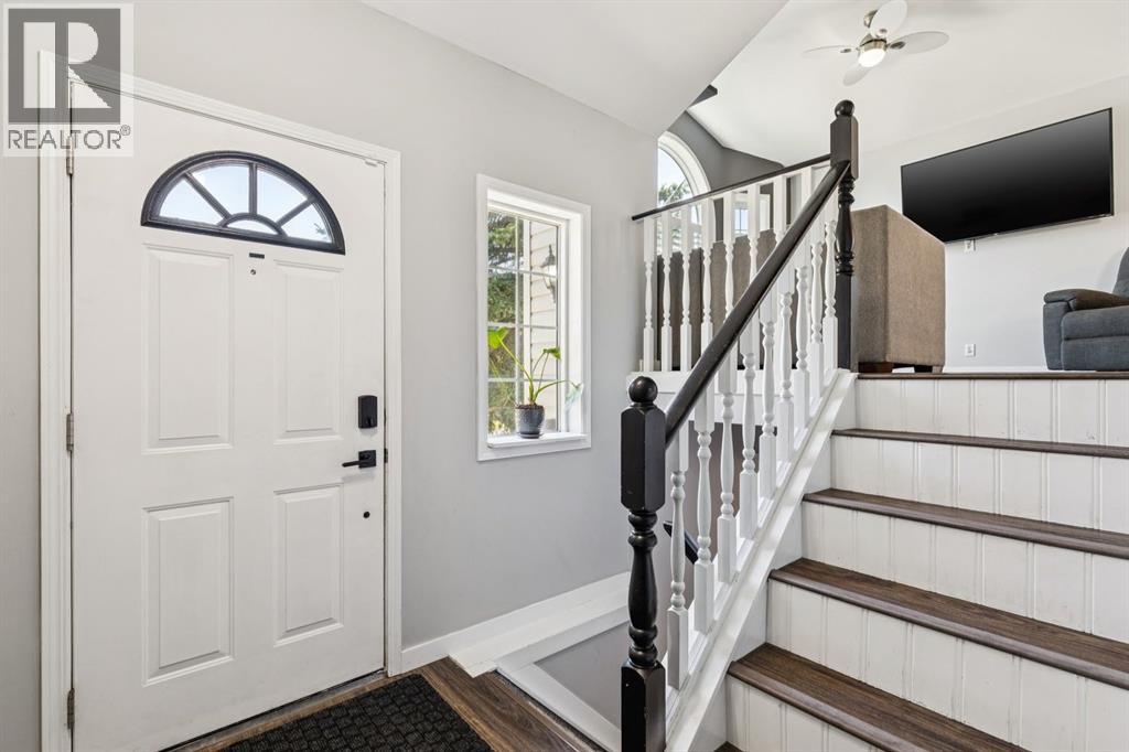 19 Covington Close NE, Calgary, Alberta  T3K 4M2 - Photo 4 - A2333849