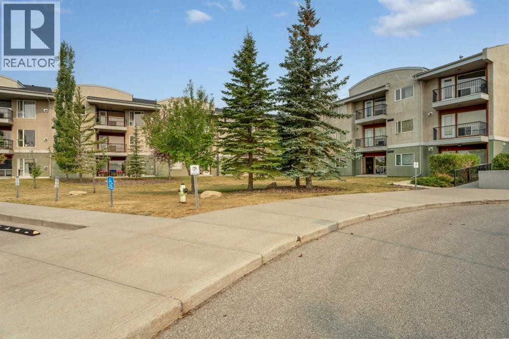 123, 69 Springborough Court SW, Calgary, Alberta  T3H 5M8 - Photo 2 - A2336012