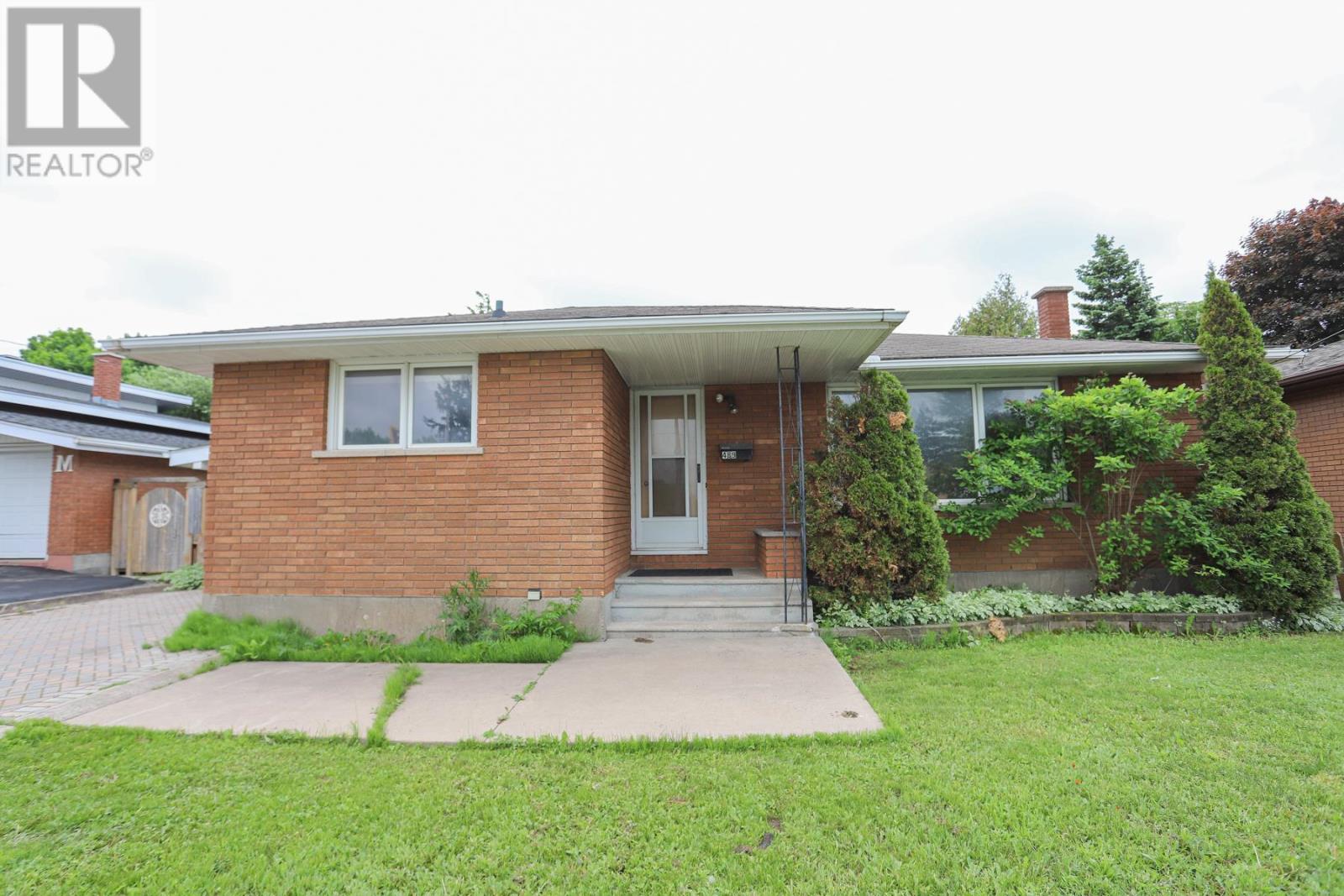 489 Mcnabb St, Sault Ste Marie, Ontario  P6B 1Z2 - Photo 2 - SM261490