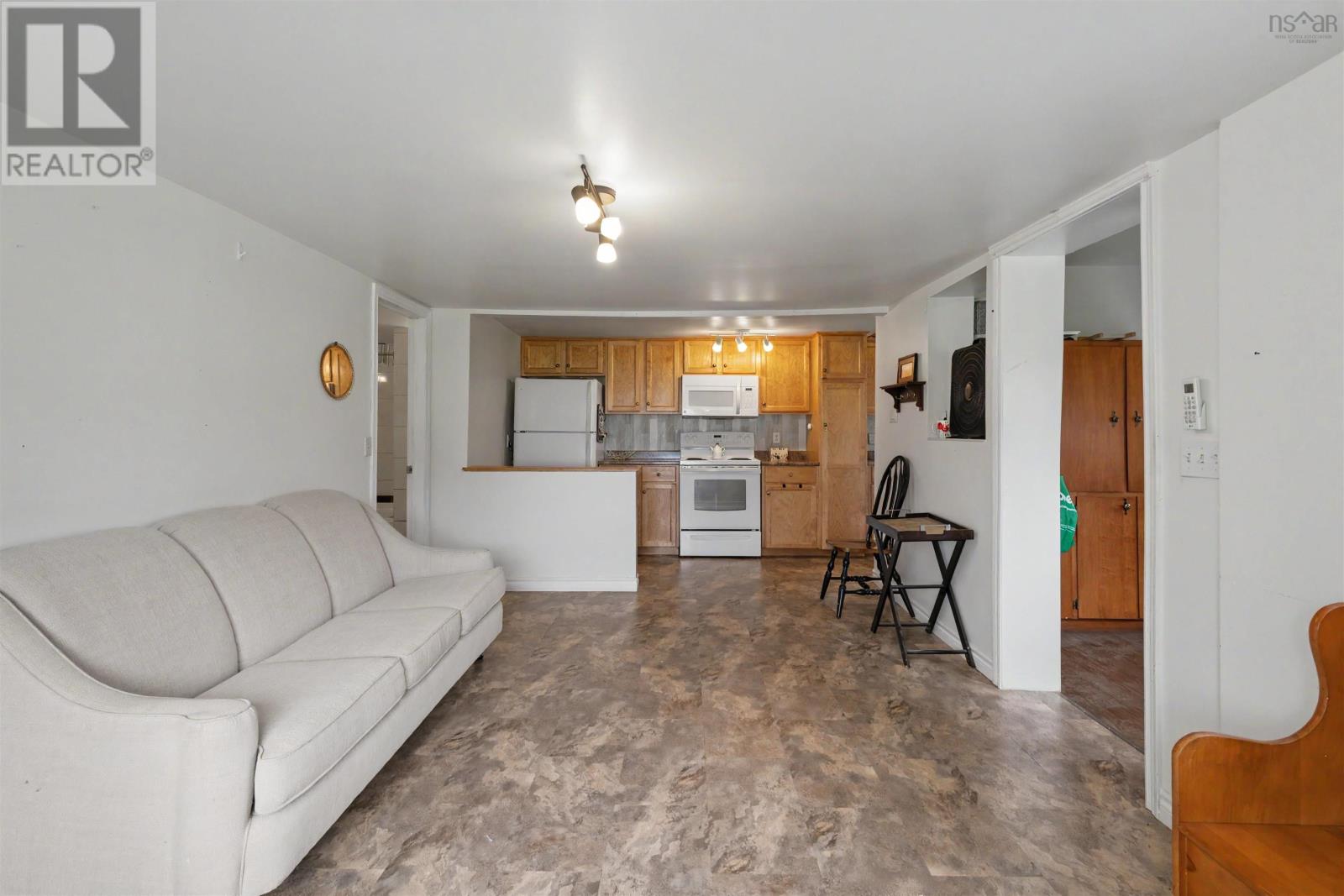 252 Crestdale Drive, Sydney Forks, Nova Scotia  B1L 1A2 - Photo 4 - 202620186