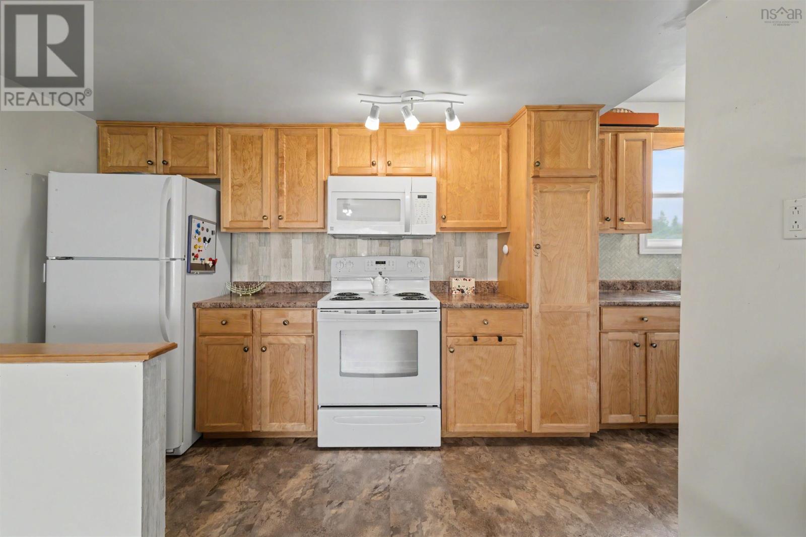 252 Crestdale Drive, Sydney Forks, Nova Scotia  B1L 1A2 - Photo 5 - 202620186