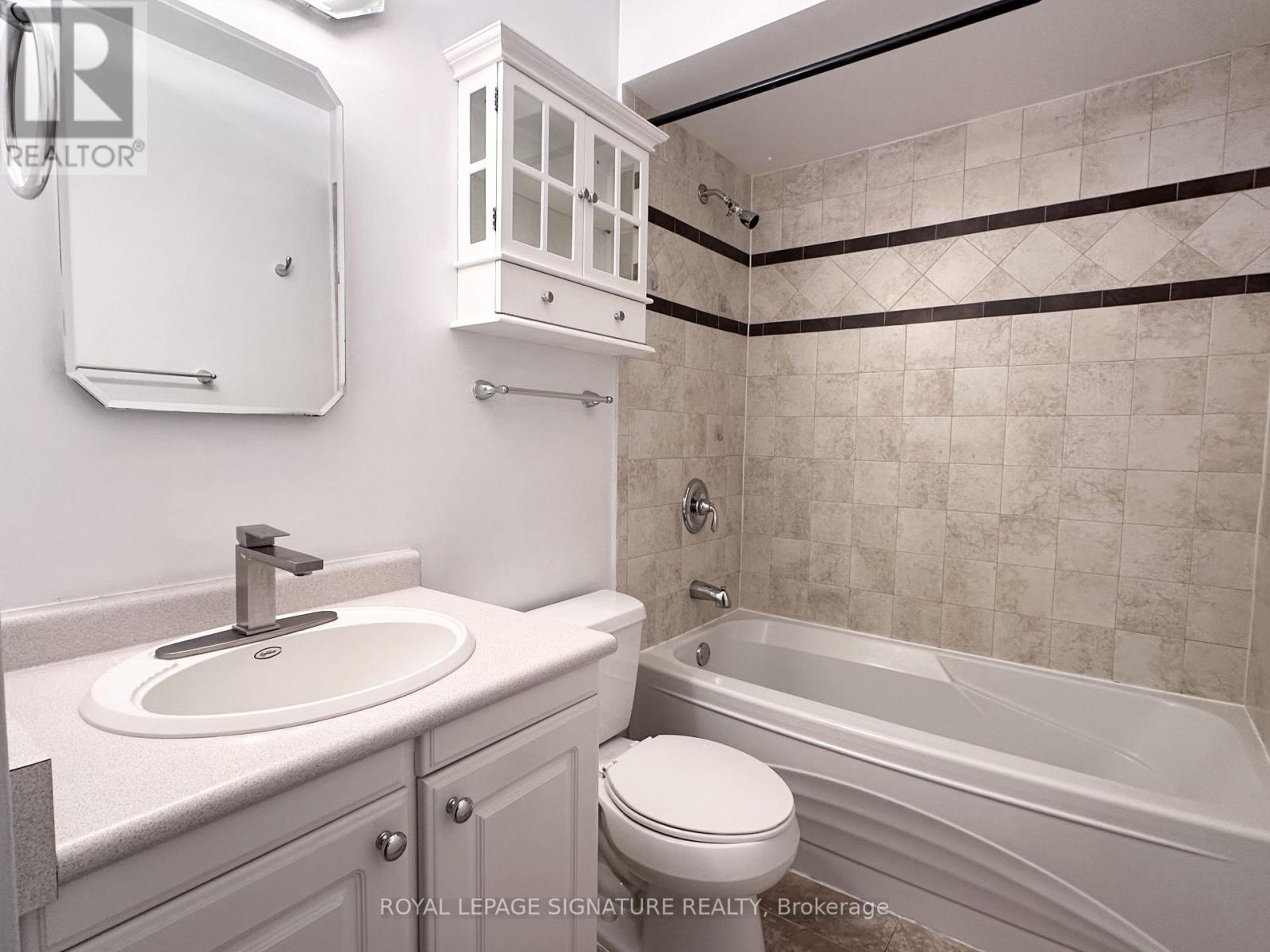 602 Gibney Crescent, Newmarket, Ontario  L3X 1Y3 - Photo 11 - N13658180