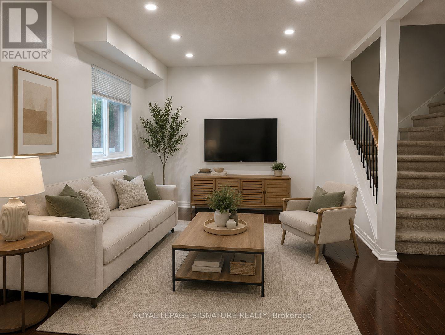 602 Gibney Crescent, Newmarket, Ontario  L3X 1Y3 - Photo 3 - N13658180