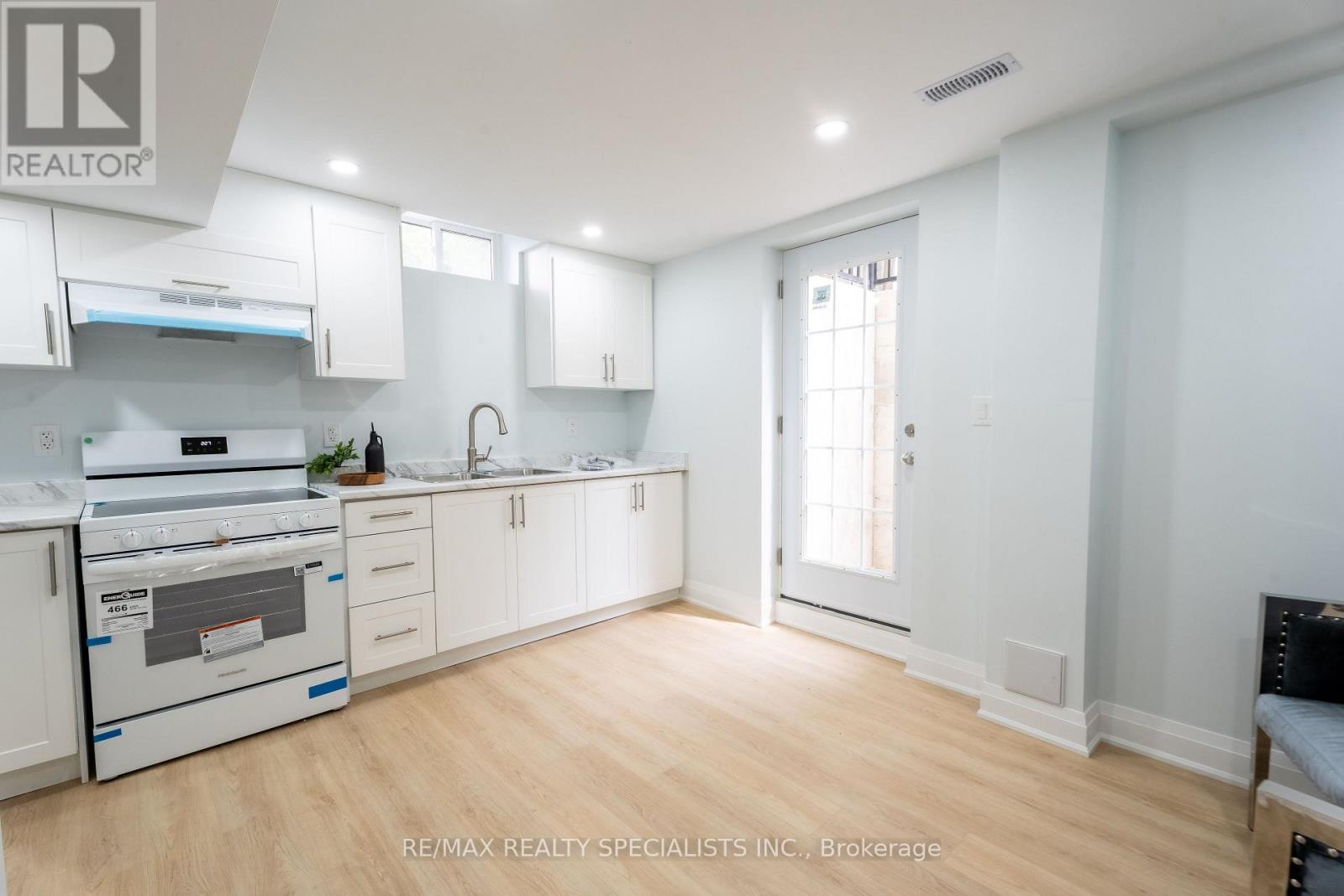 66 Banting Crescent, Brampton, Ontario  L6Y 2K9 - Photo 34 - W13657422