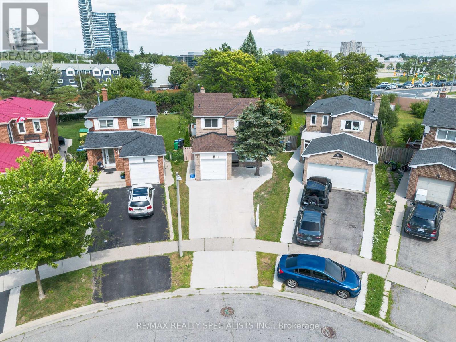 66 Banting Crescent, Brampton, Ontario  L6Y 2K9 - Photo 4 - W13657422