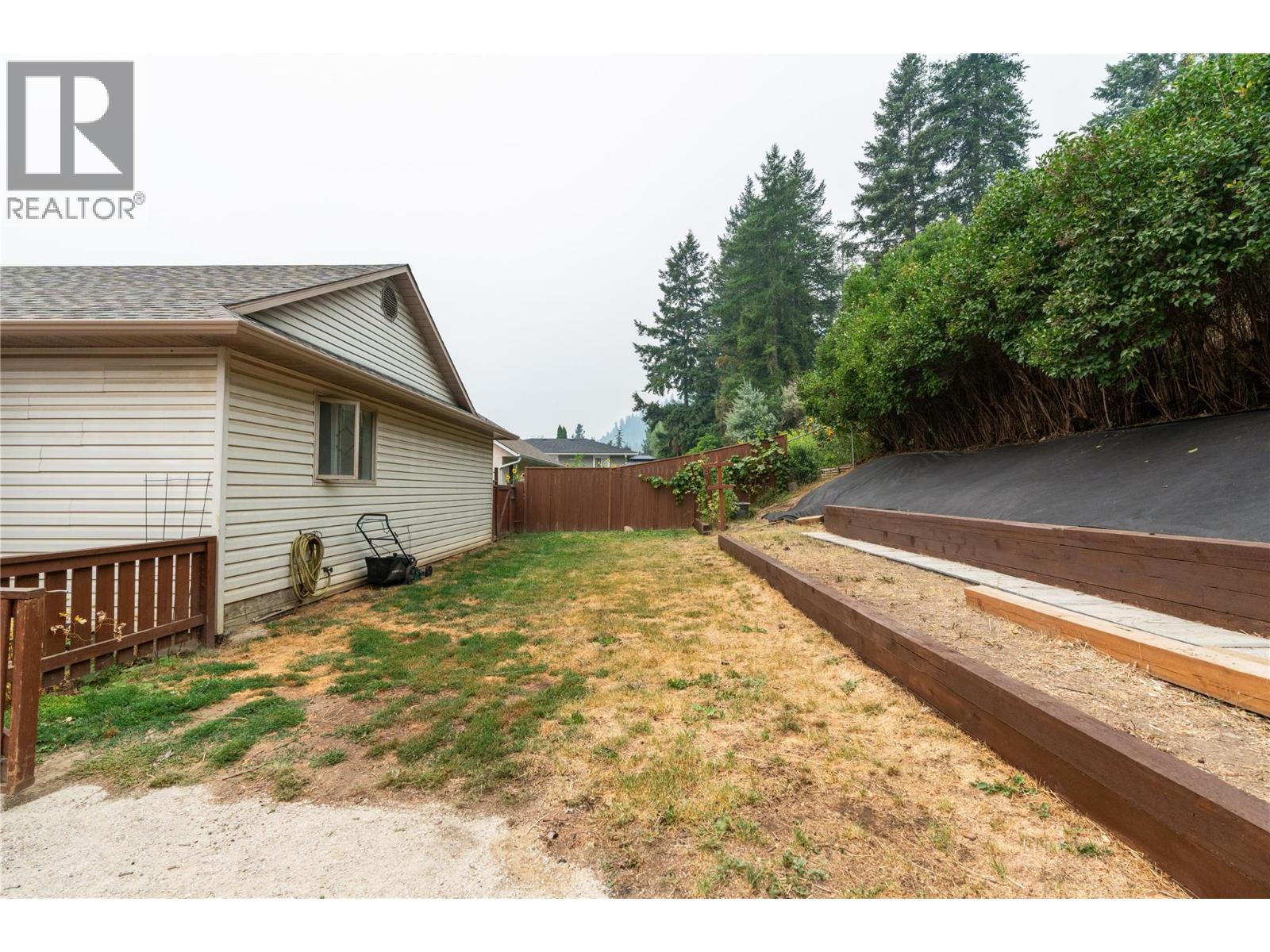 1908 Grandview Avenue, Lumby, British Columbia  V0E 2G0 - Photo 44 - 10397340