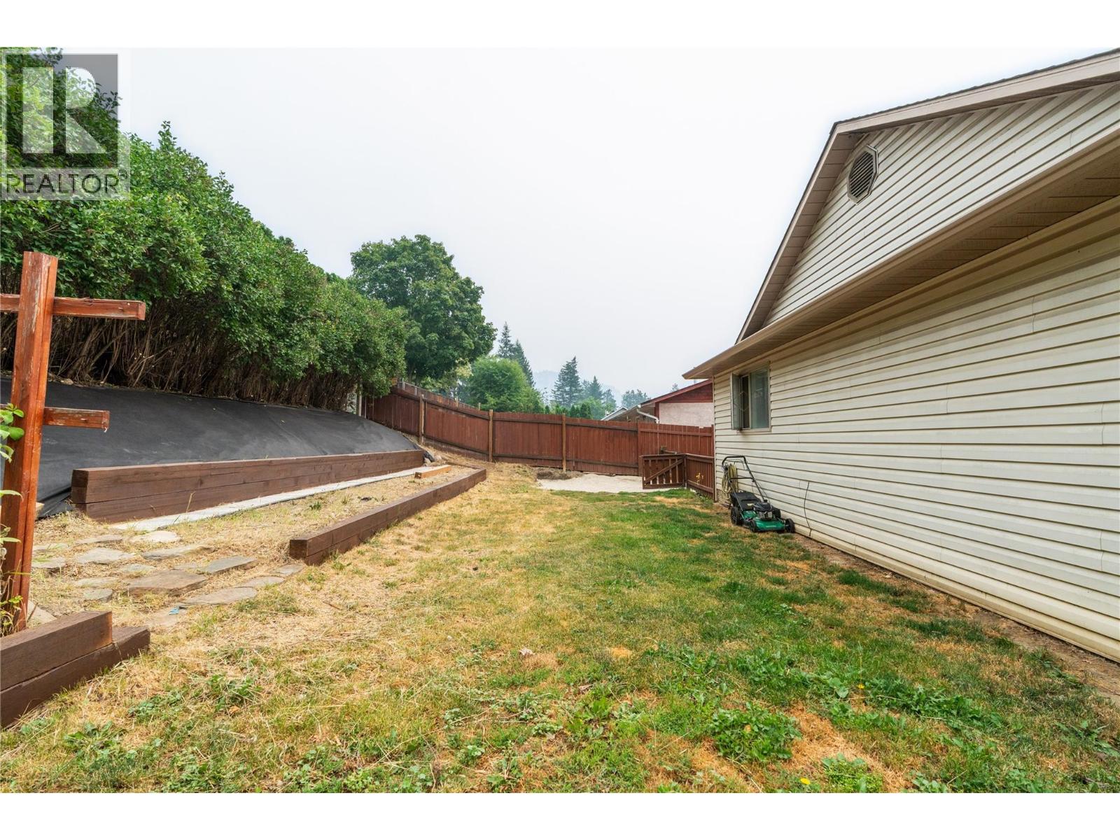 1908 Grandview Avenue, Lumby, British Columbia  V0E 2G0 - Photo 46 - 10397340