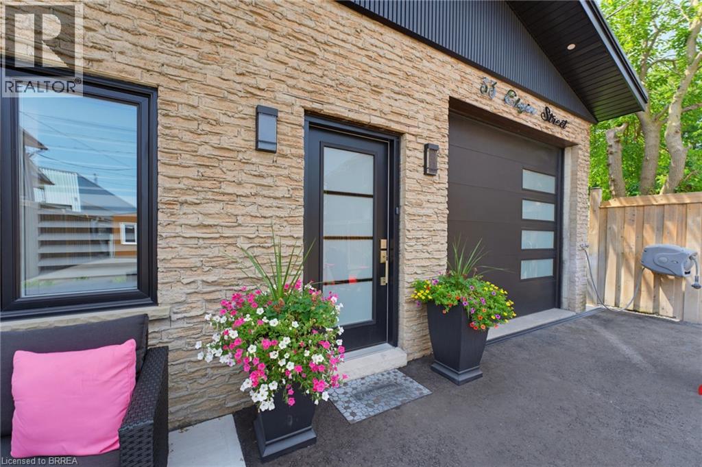 33 Elgin Street, Brantford, Ontario  N3R 1E5 - Photo 2 - 40854678