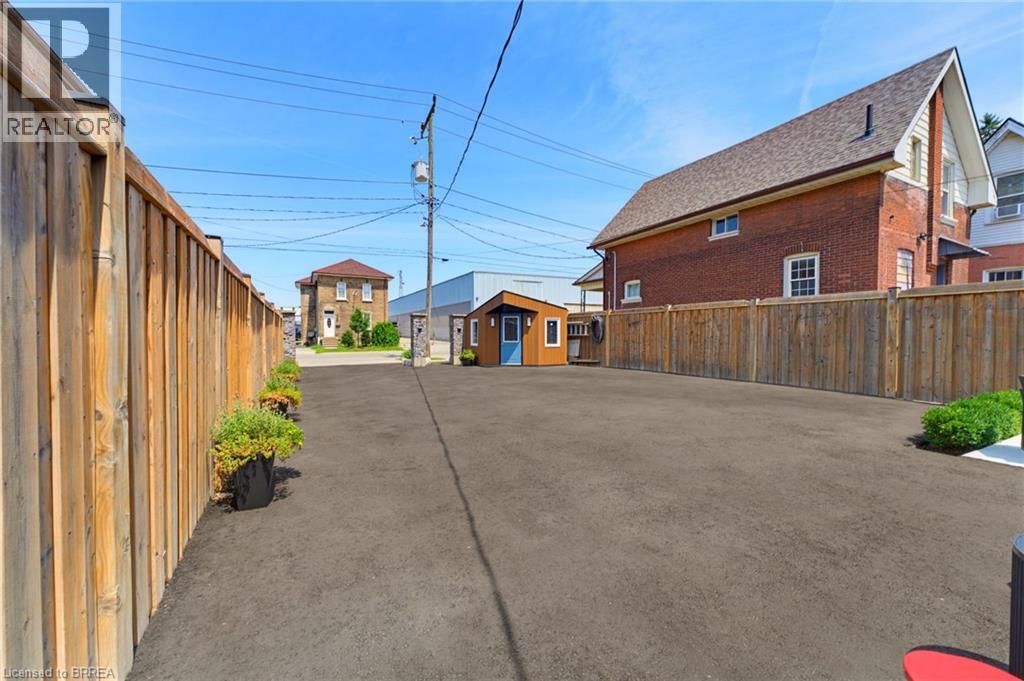 33 Elgin Street, Brantford, Ontario  N3R 1E5 - Photo 21 - 40854678