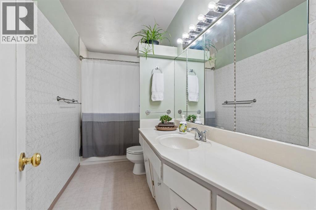 91 Winslow Crescent SW, Calgary, Alberta  T3C 2R3 - Photo 16 - A2335887