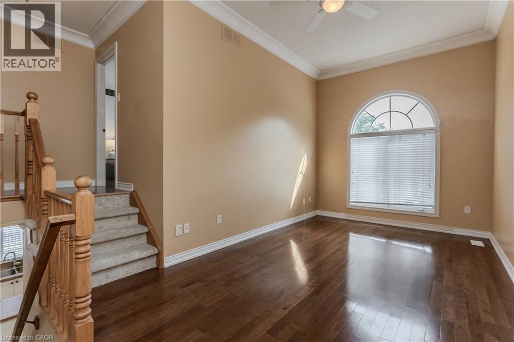 2010 Grovetree Lane, Burlington, Ontario  L7R 4V4 - Photo 7 - 40852152