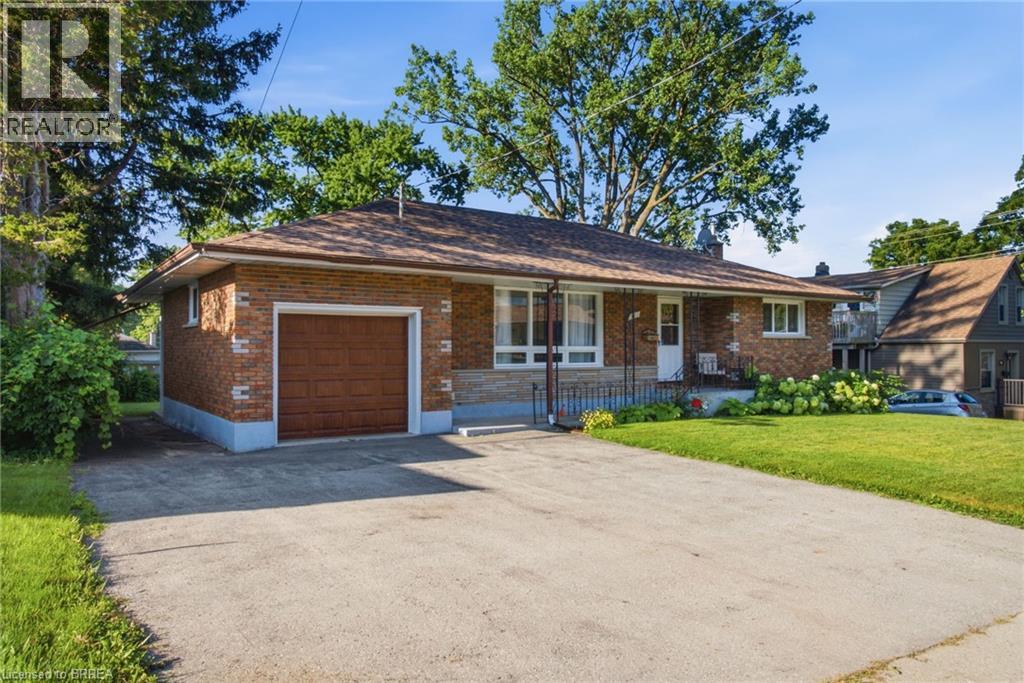 401 Nelson Street, Brantford, Ontario  N3S 4E9 - Photo 1 - 40854301