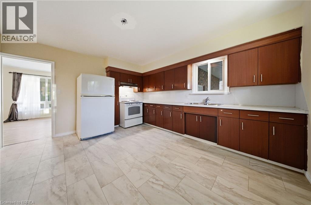 401 Nelson Street, Brantford, Ontario  N3S 4E9 - Photo 14 - 40854301