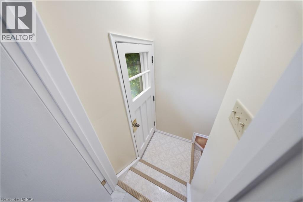 401 Nelson Street, Brantford, Ontario  N3S 4E9 - Photo 19 - 40854301