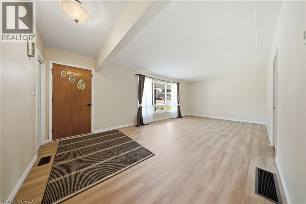 401 Nelson Street, Brantford, Ontario  N3S 4E9 - Photo 9 - 40854301