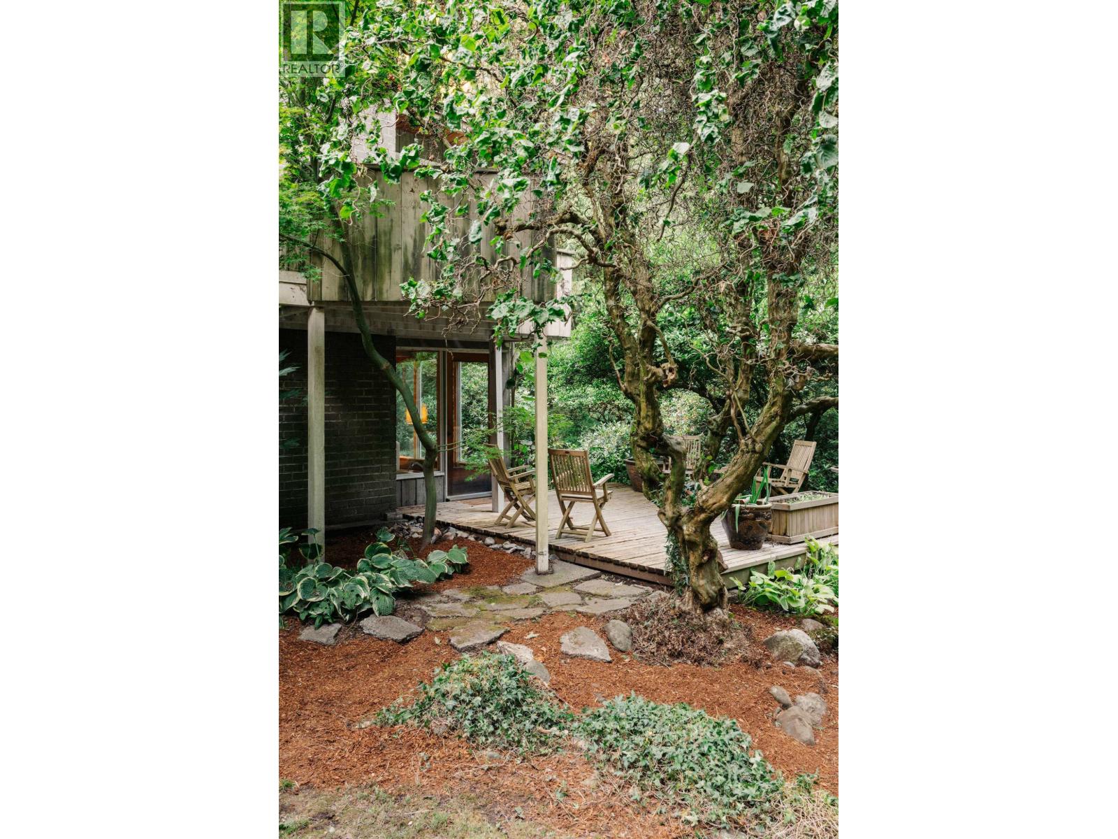 6222 St. Georges Avenue, West Vancouver, British Columbia  V7W 1Z7 - Photo 11 - R3154173