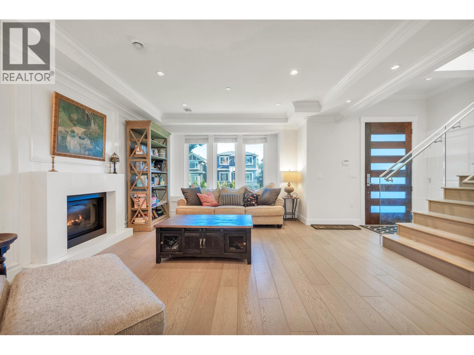 5887 Battison Street, Vancouver, British Columbia  V5R 4M7 - Photo 2 - R3154186
