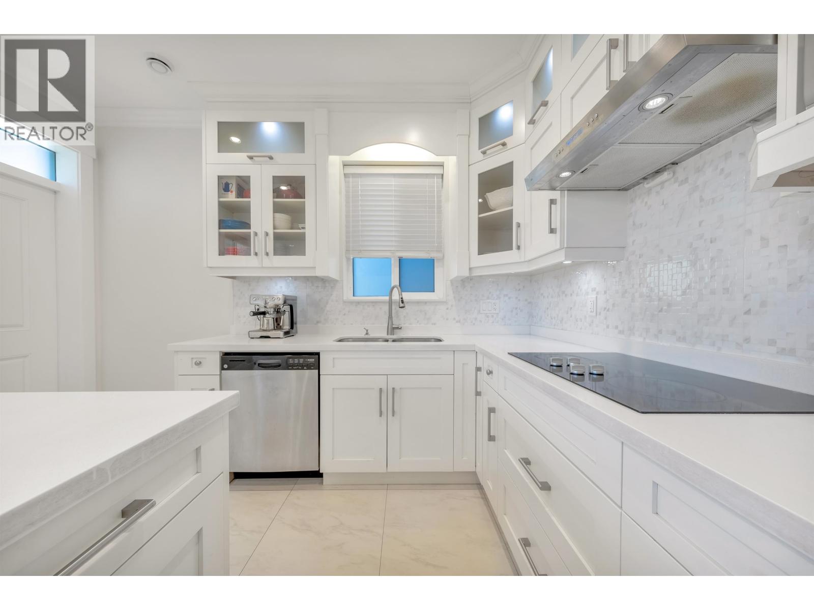 5887 Battison Street, Vancouver, British Columbia  V5R 4M7 - Photo 9 - R3154186