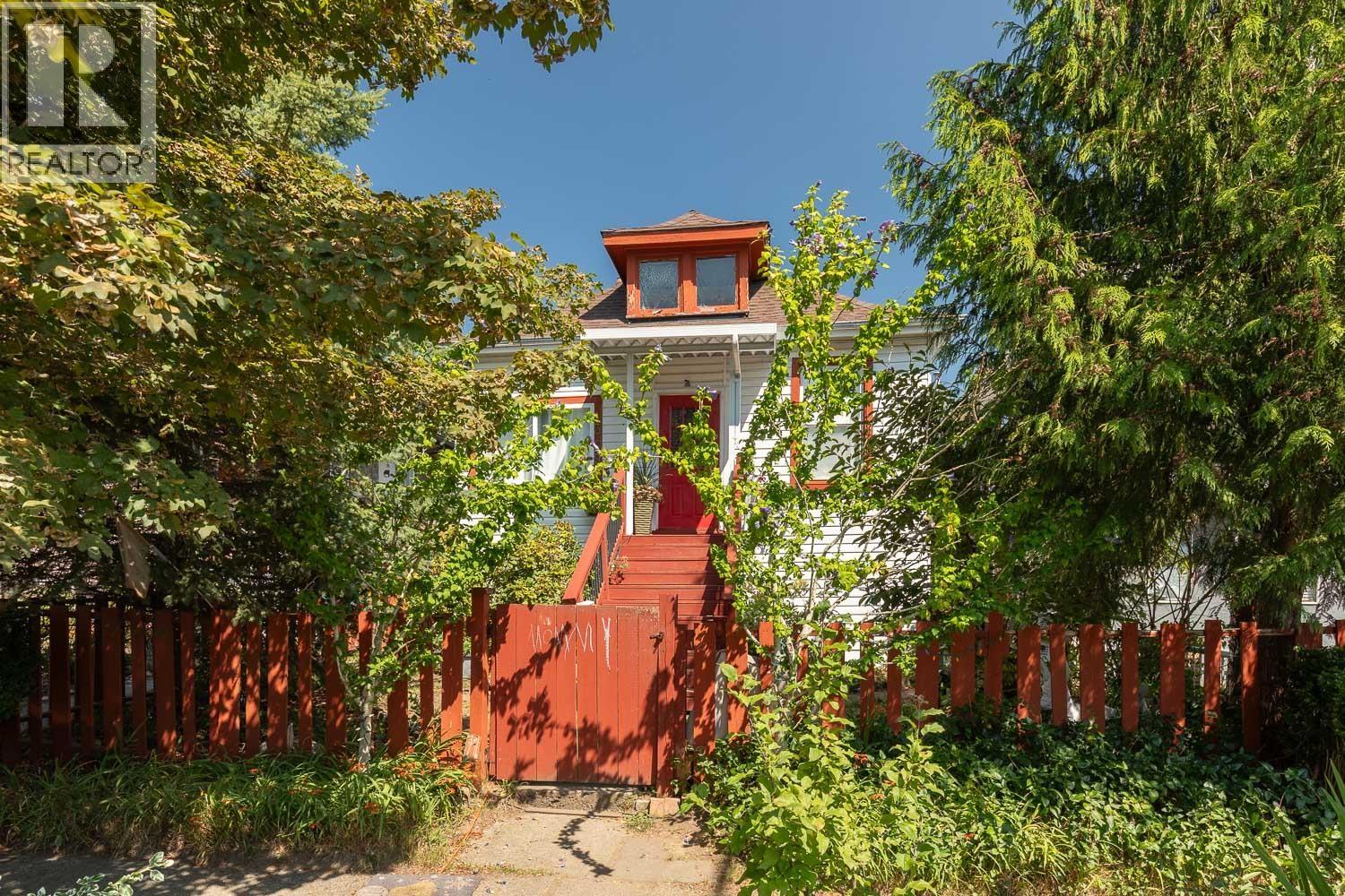 309 E Woodstock Avenue, Vancouver, British Columbia V5W 1N2 - Photo 2 - R3154209