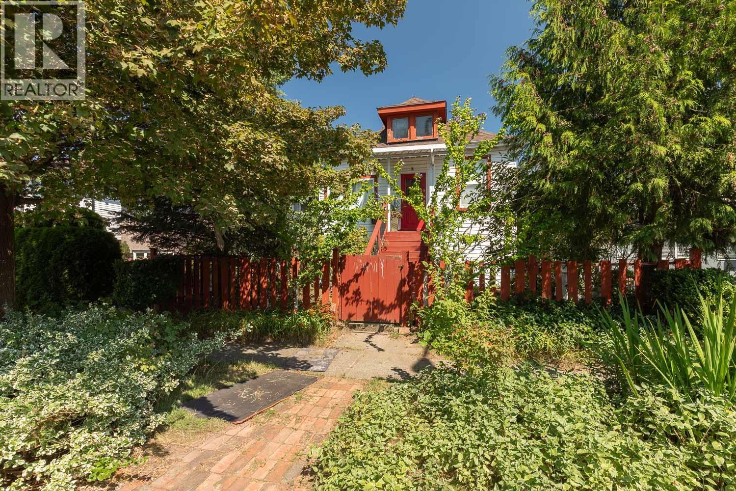 309 E Woodstock Avenue, Vancouver, British Columbia V5W 1N2 - Photo 3 - R3154209