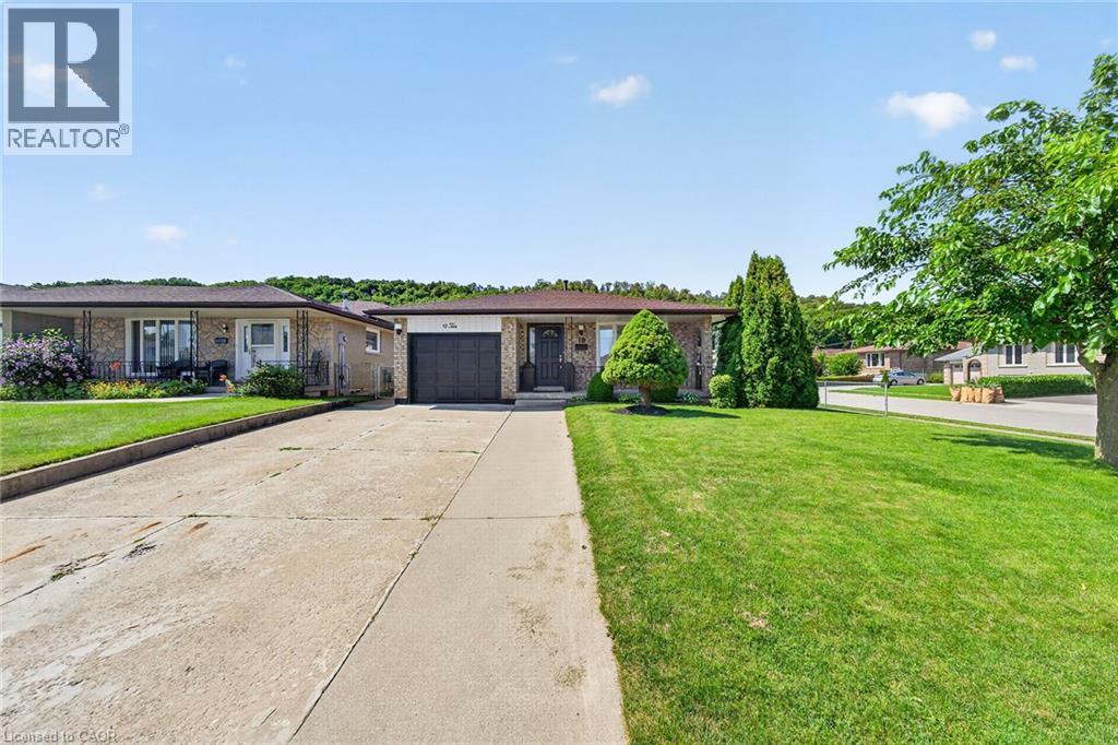 10 Glen Cannon Drive, Hamilton, Ontario  L8G 2Z7 - Photo 2 - 40854694