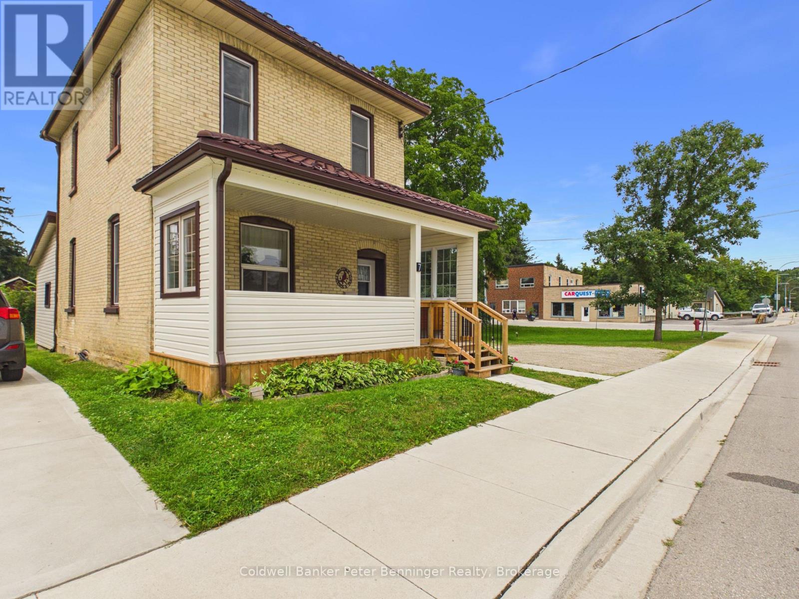 7 Yonge Street S, Brockton, Ontario  N0G 2V0 - Photo 2 - X13658706