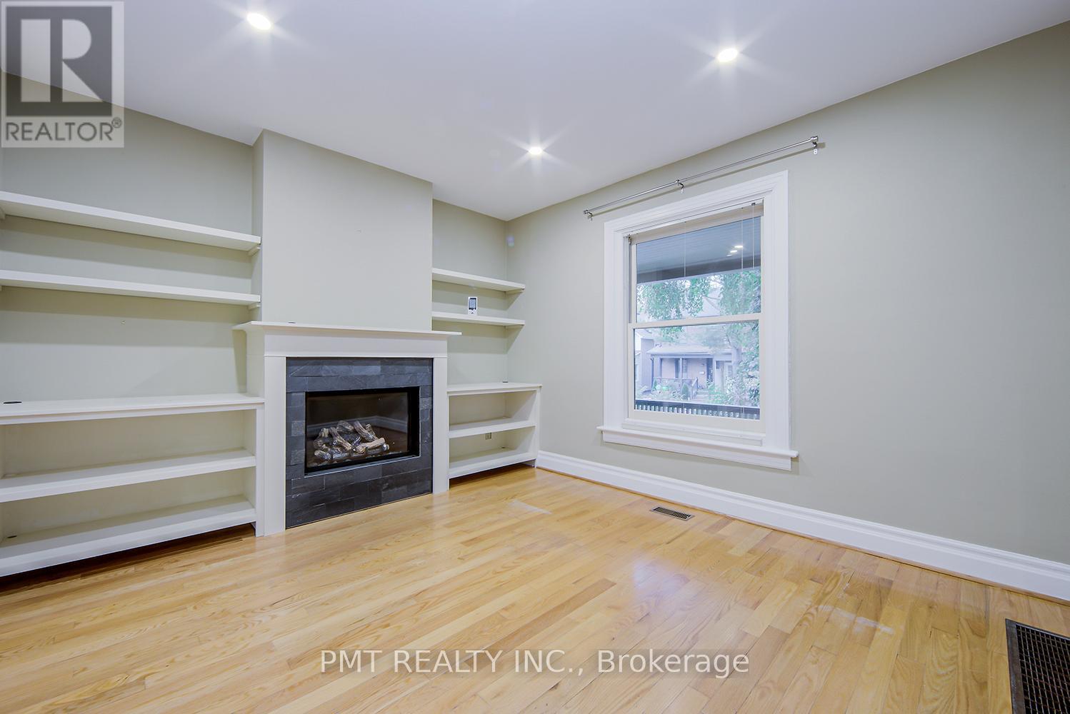 47 Herbert Avenue, Toronto, Ontario  M4L 3P8 - Photo 3 - E13658670