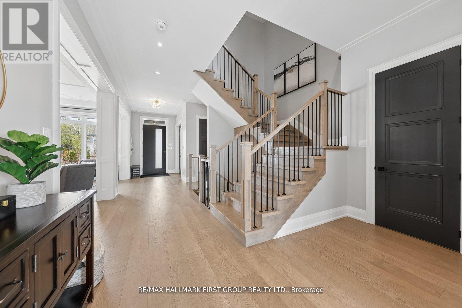 506 Rougemount Drive, Pickering, Ontario  L1W 2B9 - Photo 4 - E13658730