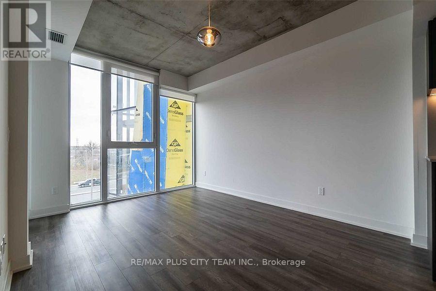 305 - 15 Baseball Place, Toronto, Ontario  M4M 0E7 - Photo 2 - E13658760