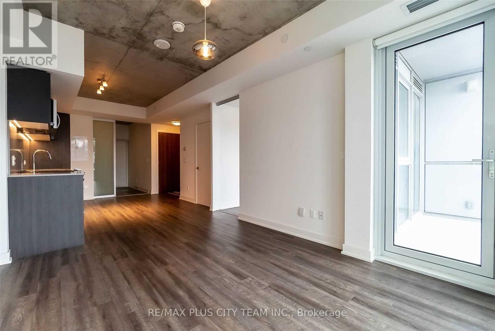 305 - 15 Baseball Place, Toronto, Ontario  M4M 0E7 - Photo 3 - E13658760