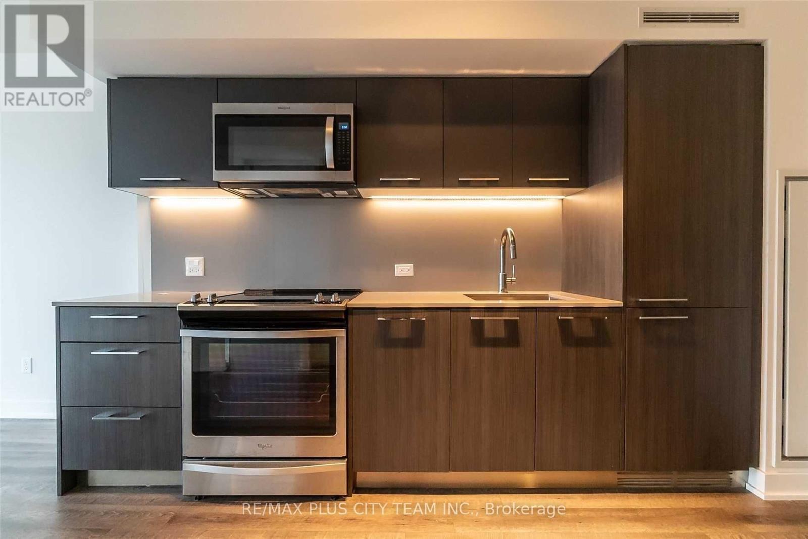 305 - 15 Baseball Place, Toronto, Ontario  M4M 0E7 - Photo 8 - E13658760