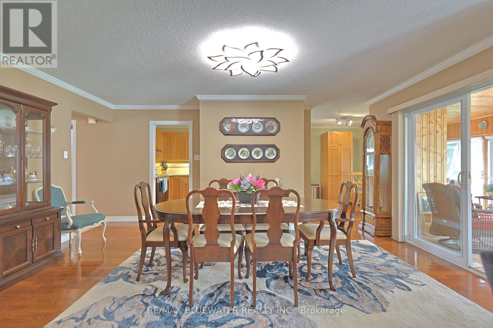 365 Station Street, North Middlesex, Ontario  N0M 2K0 - Photo 14 - X13658766