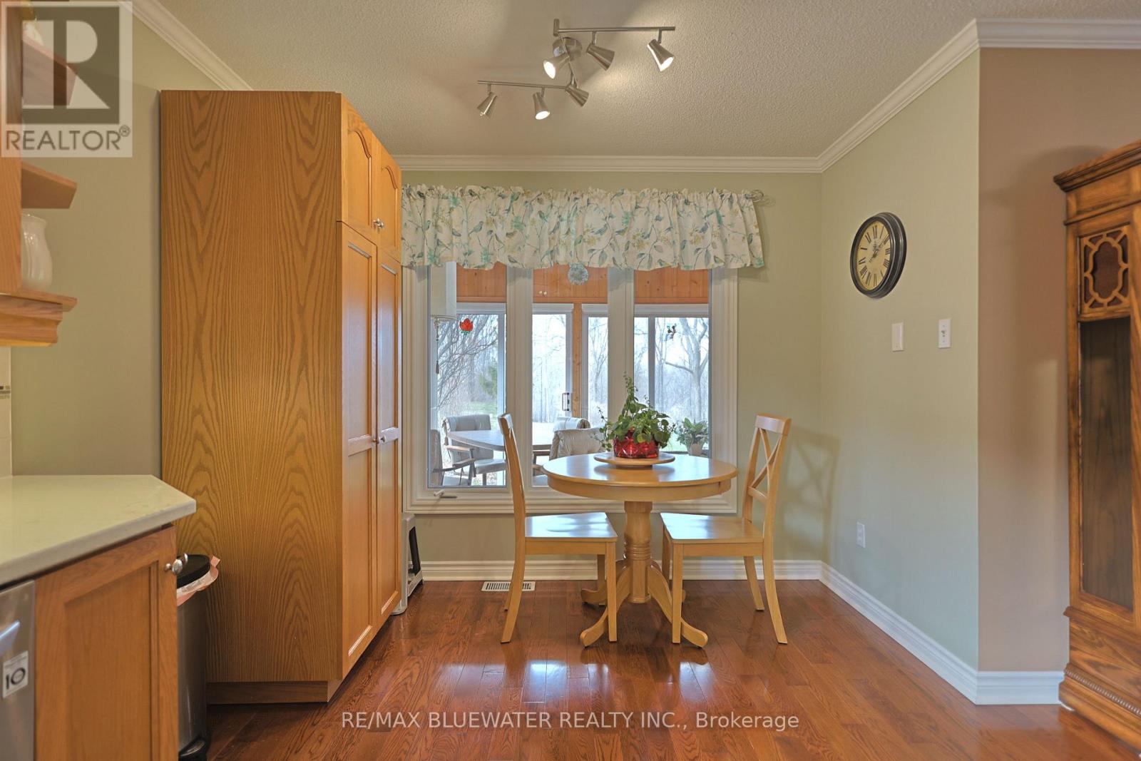 365 Station Street, North Middlesex, Ontario  N0M 2K0 - Photo 19 - X13658766