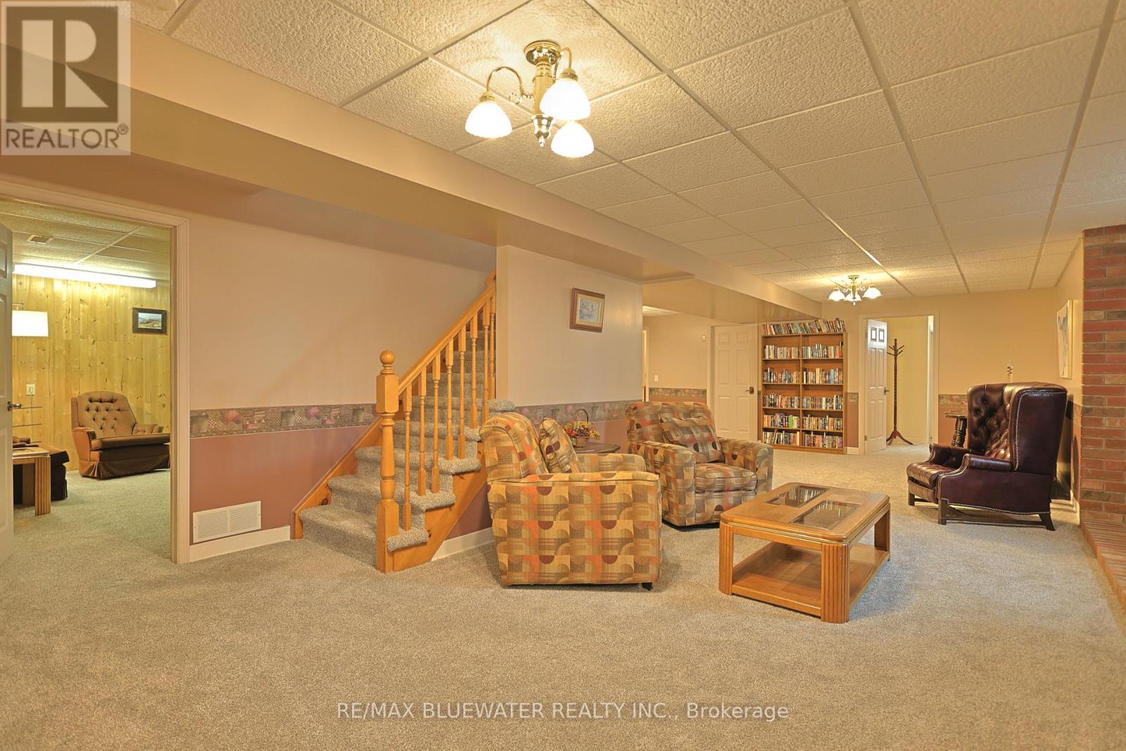 365 Station Street, North Middlesex, Ontario  N0M 2K0 - Photo 34 - X13658766