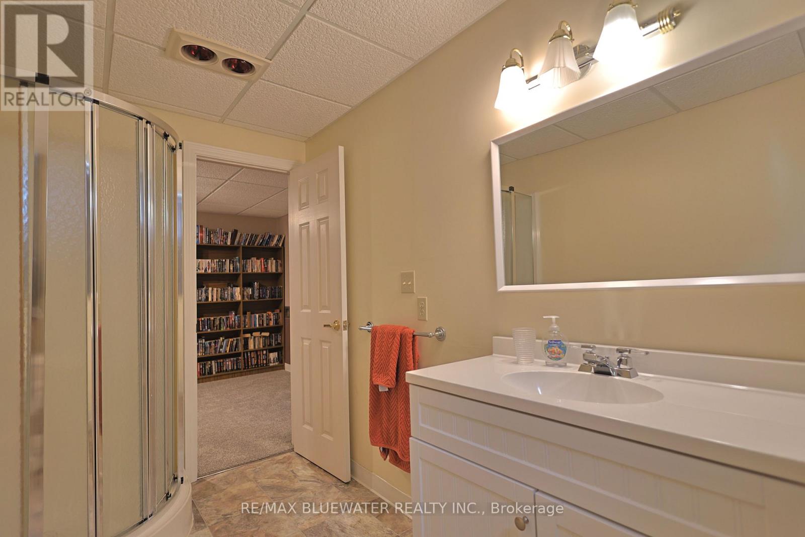 365 Station Street, North Middlesex, Ontario  N0M 2K0 - Photo 39 - X13658766
