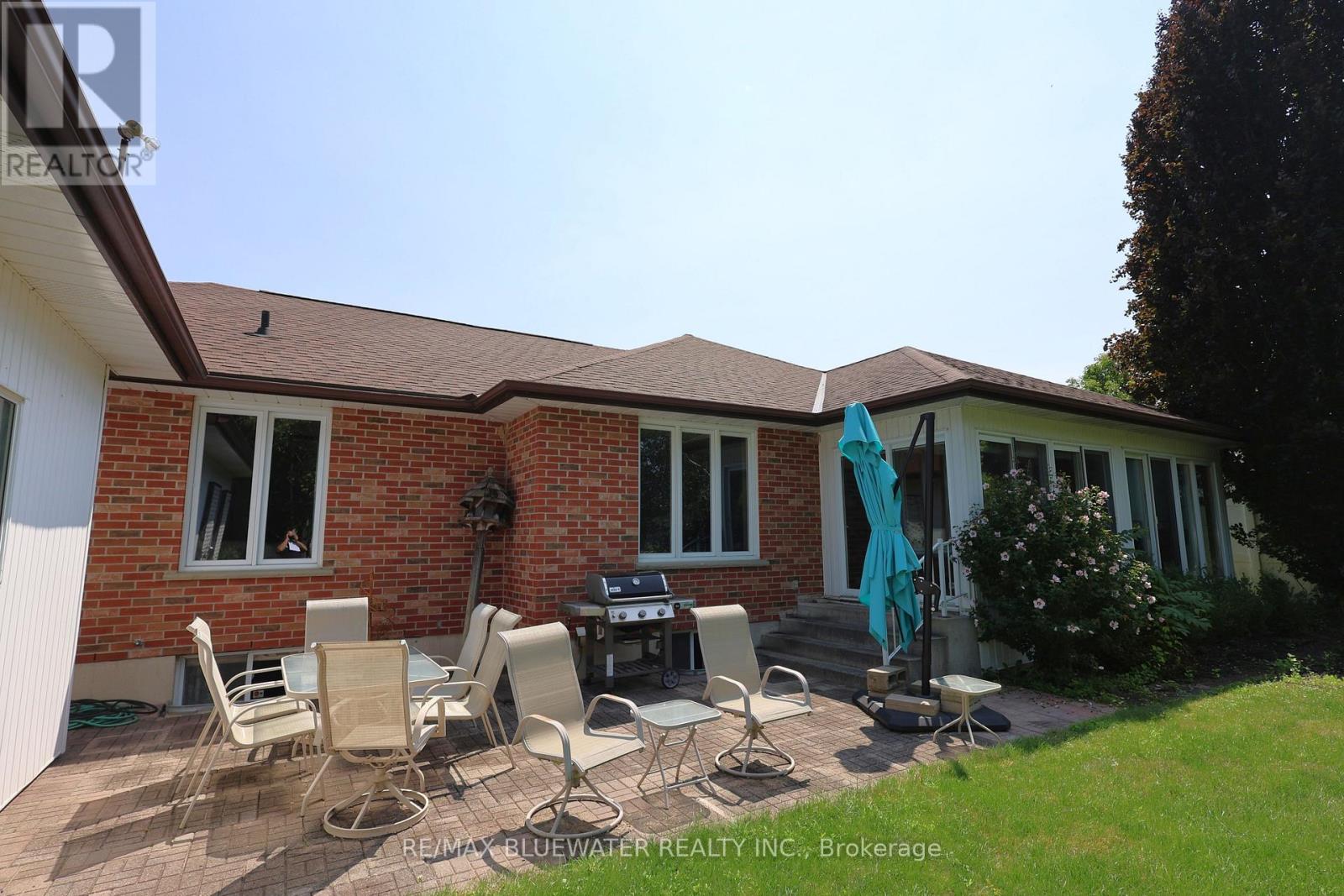 365 Station Street, North Middlesex, Ontario  N0M 2K0 - Photo 43 - X13658766