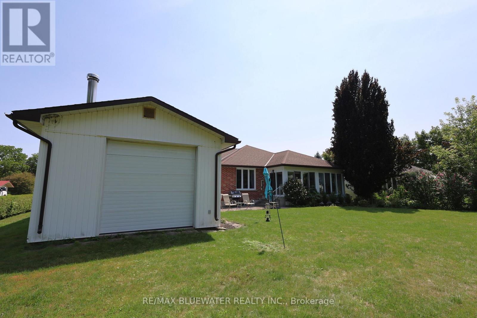 365 Station Street, North Middlesex, Ontario  N0M 2K0 - Photo 45 - X13658766