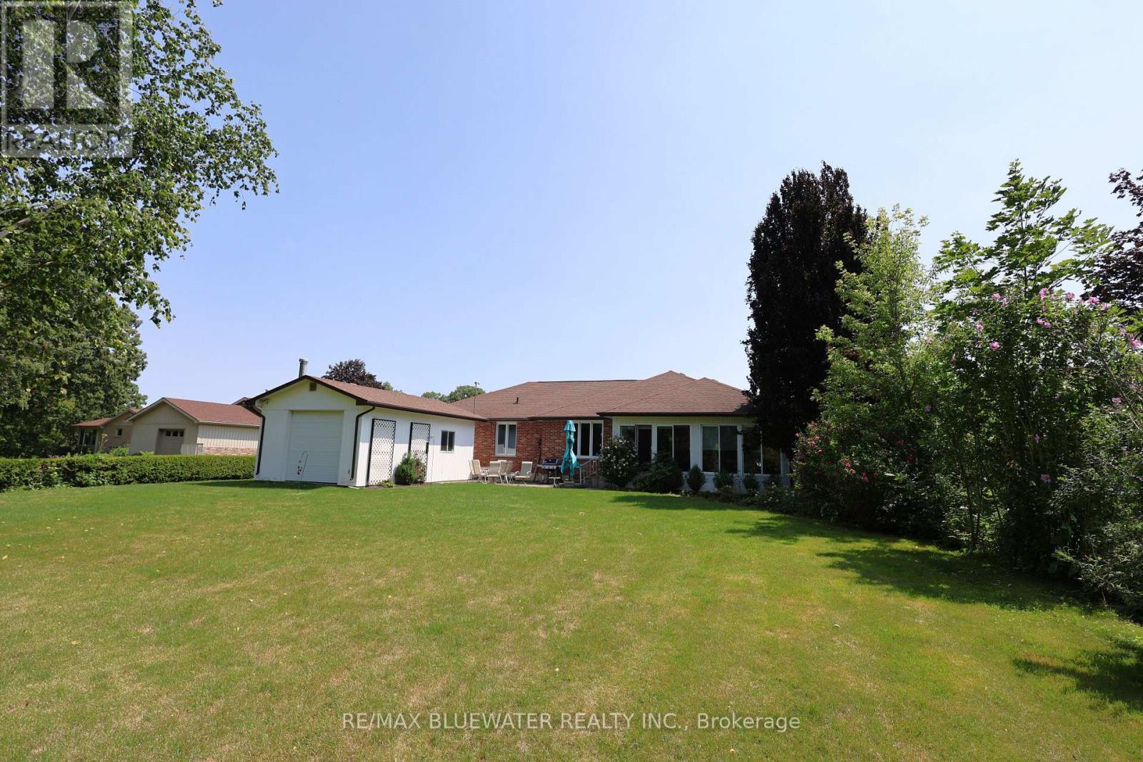 365 Station Street, North Middlesex, Ontario  N0M 2K0 - Photo 48 - X13658766