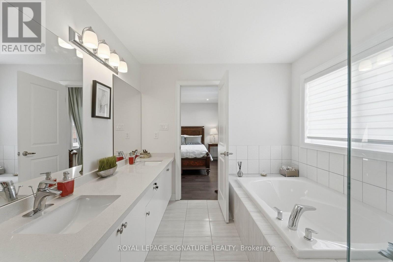 68 Duggan Street, Aurora, Ontario  L4G 0Y8 - Photo 17 - N13658696