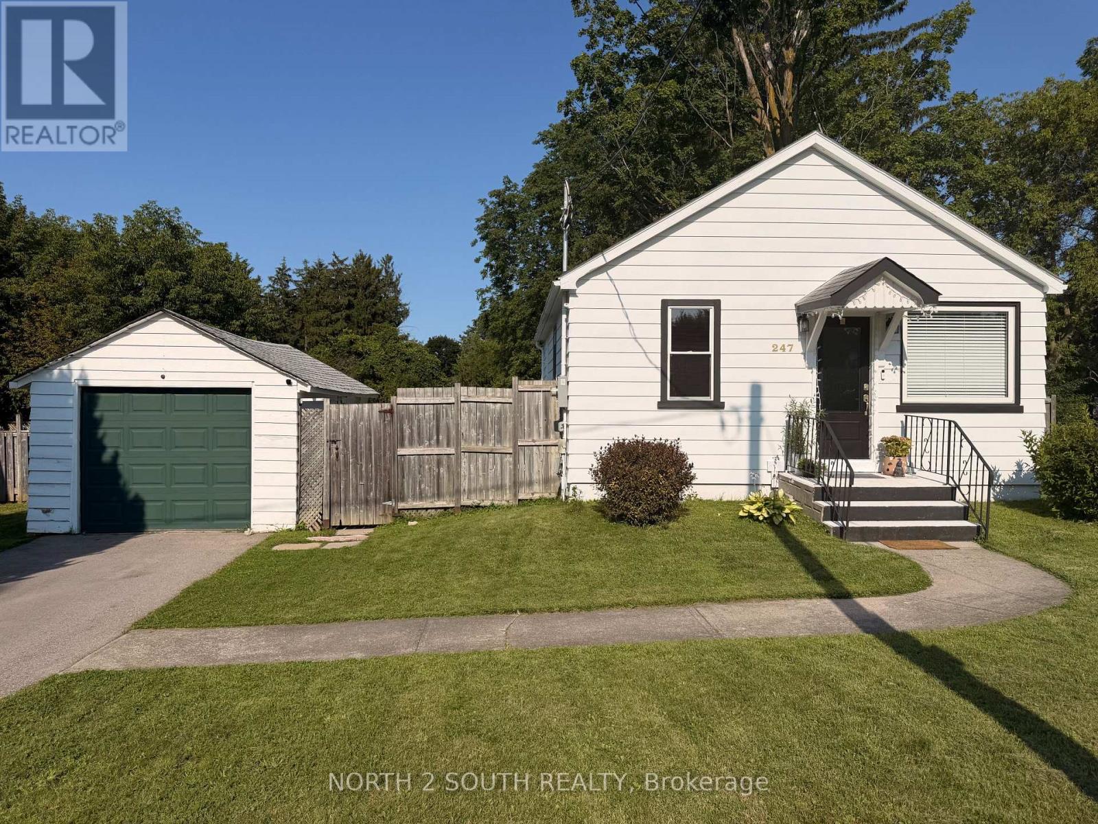 247 MURIEL STREET, Newmarket, Ontario