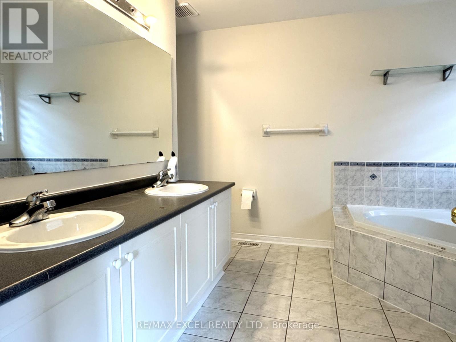 13 Brooksmill Lane, Markham (Berczy), Ontario  L6C 2C9 - Photo 15 - N13658712
